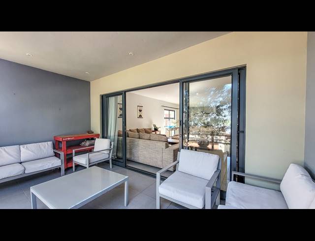 3 BEDROOM TOWNHOUSE FOR SALE IN PALM LAKES ESTATE